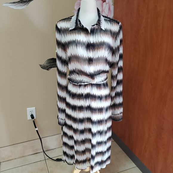 BCBGMaxAzria Dresses & Skirts - BCBGMAXAZRIA Printed Dress